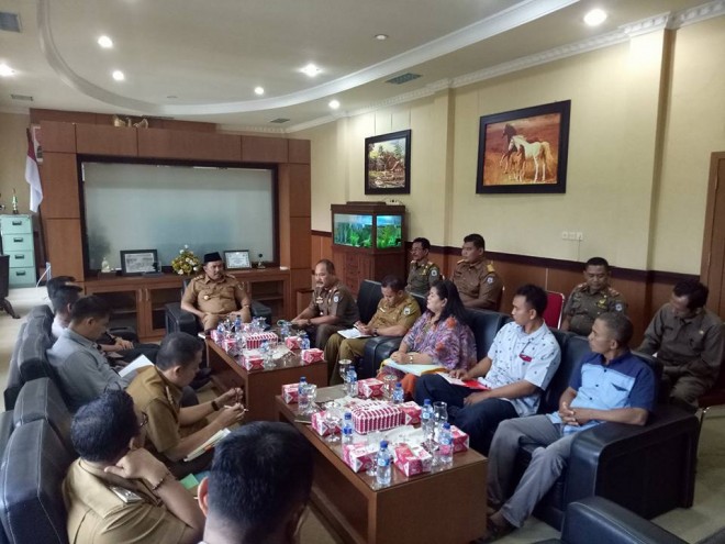 Rapat pemilik karaoke dengan Wabup dan Forkopimda